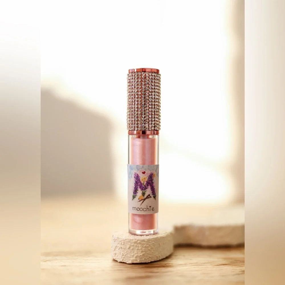 Moochie Nourishing Lip Gloss